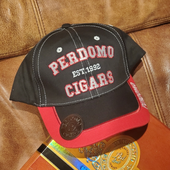 BNWT Perdomo Cigars Bottle Opener Cap - Picture 2 of 7